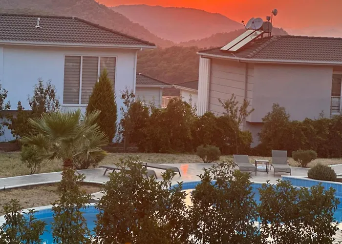 Vacation With Private Pool, Fethiye, Casa de Férias