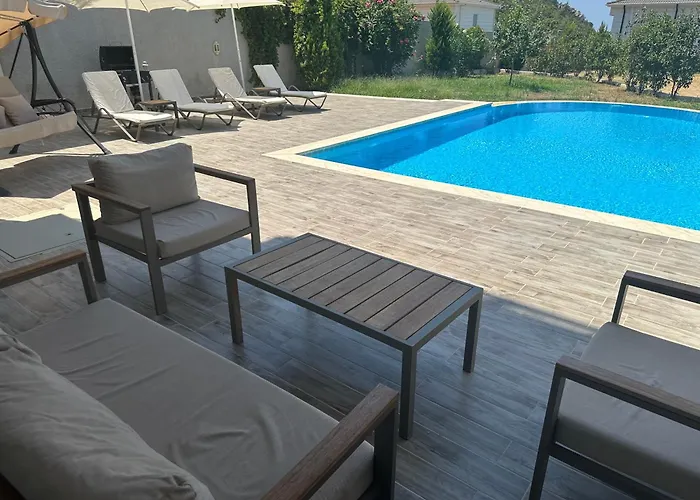 Vacation With Private Pool, Fethiye, Casa de Férias *
