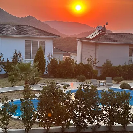 Vacation With Private Pool, Fethiye, Oludeniz Case de vacanță