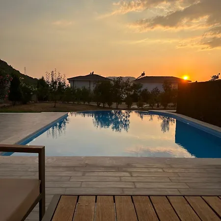 Vacation With Private Pool, Fethiye, Oludeniz Case de vacanță *