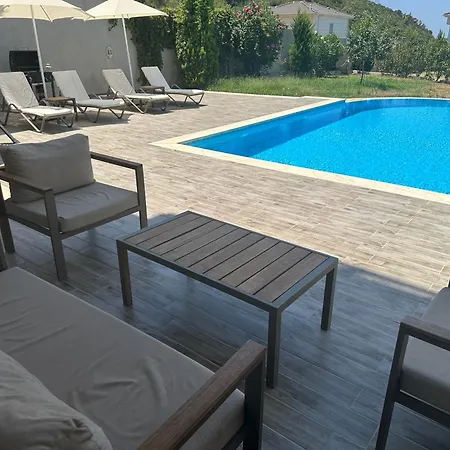 Vacation With Private Pool, Fethiye, Oludeniz Casa de Férias *