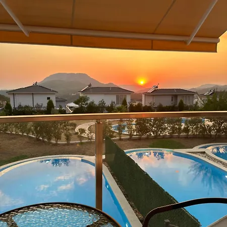 Vacation With Private Pool, Fethiye, Case de vacanță Oludeniz