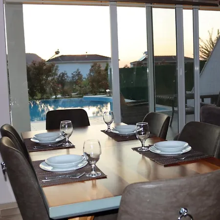 Vacation With Private Pool, Fethiye, Oludeniz Casa de Férias
