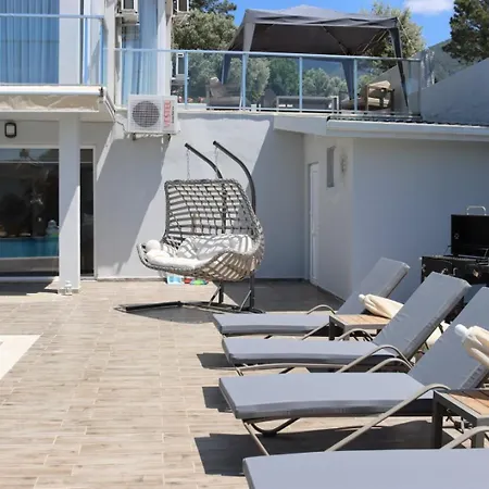 Vacation With Private Pool, Fethiye, Prázdninový dům Oludeniz